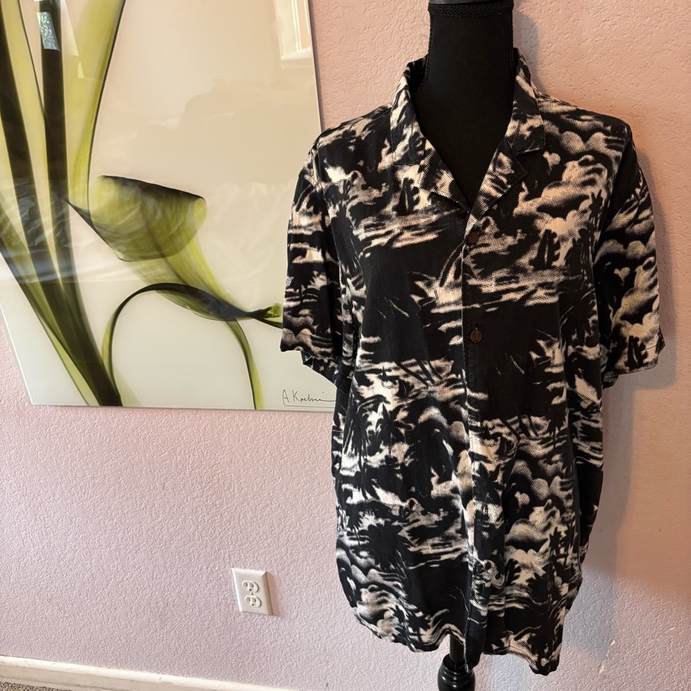 shirt size large
